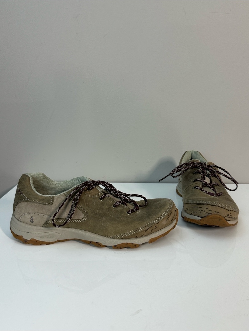Ahnu by Teva Sugar Venture Athletic Walking Shoes Size 7